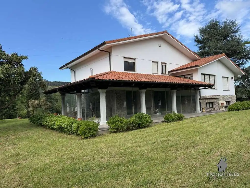Vista exterior de Casa o chalet en venta en Colunga con Calefacción y Jardín privado