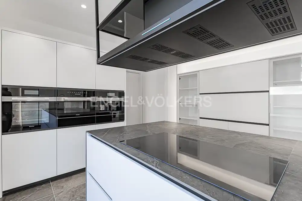 Cocina de Casa o chalet en venta en Barcelona con Aire acondicionado, Calefacción y Jardín privado