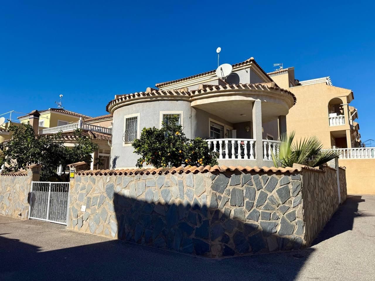 Exterior view of House or chalet for sale in Orihuela  with Air Conditioner, Heating and Private garden