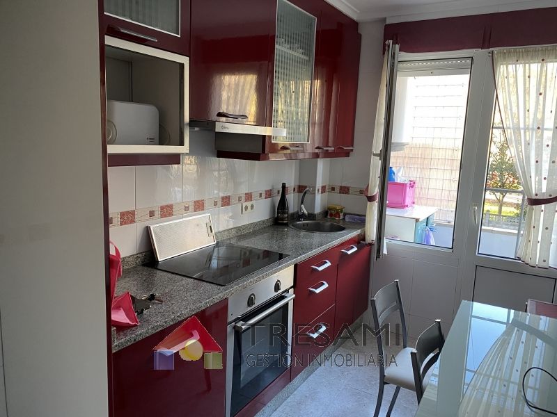Cuina de Pis en venda en Gijón  amb Calefacció, Traster i Balcó