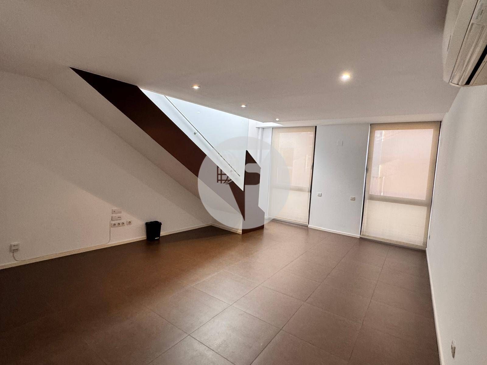 Duplex to rent in Terrassa  with Air Conditioner and Heating