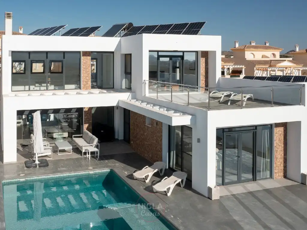 Casa con piscina en venta en Calle Olmos (Hn)