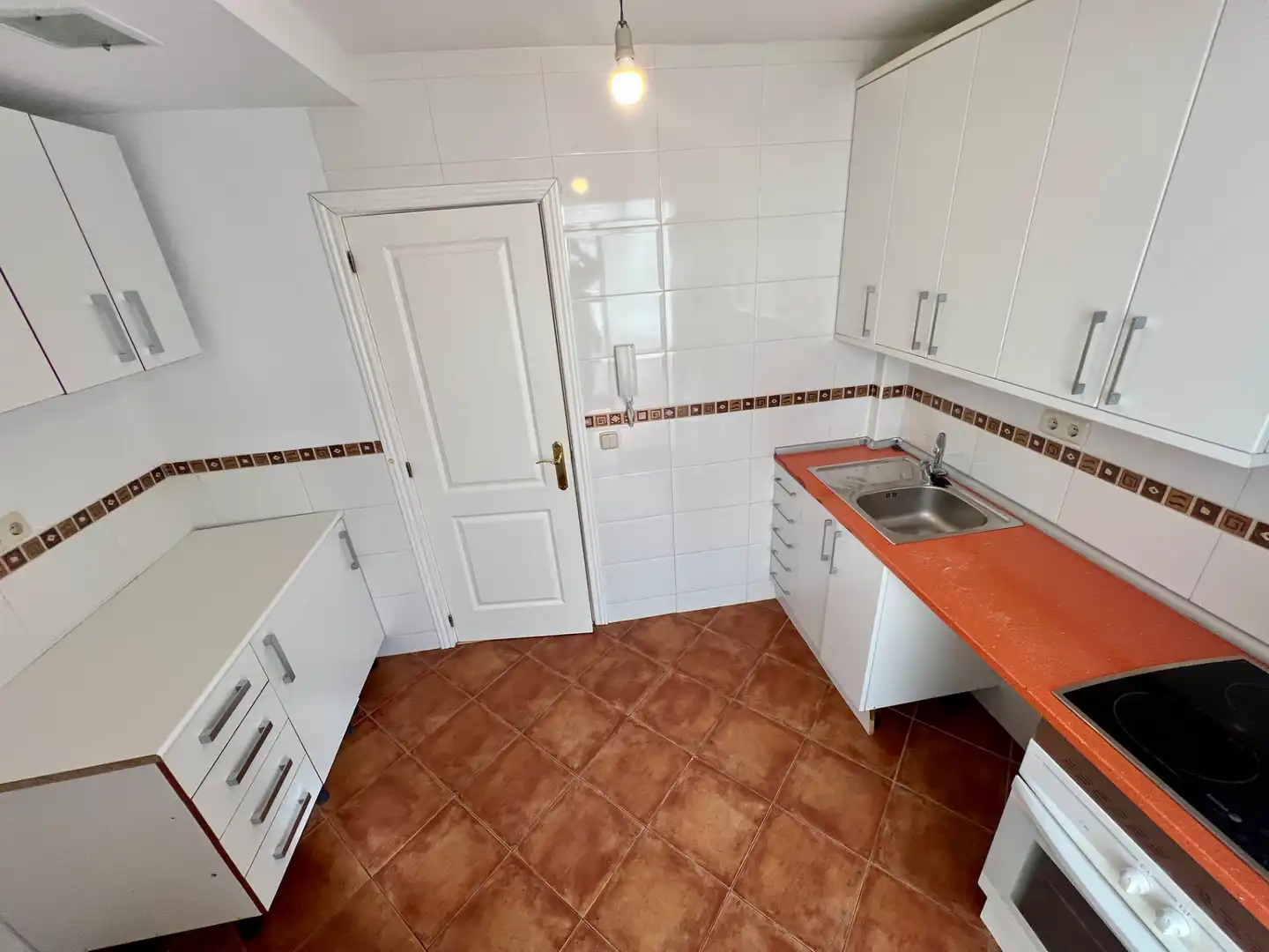 Cocina de Dúplex de alquiler en Collado Villalba con Calefacción, Jardín privado y Terraza