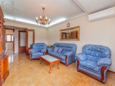 Appartamento con balcone in vendita a Centro