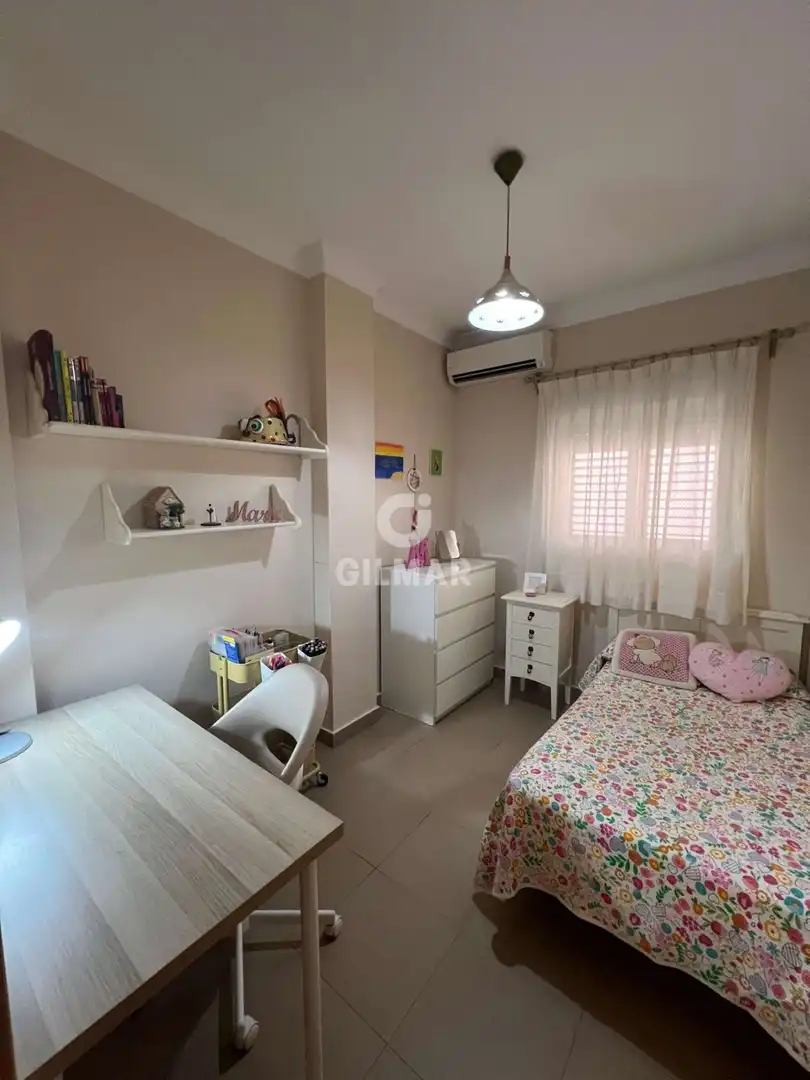 Dormitori de Casa adosada en venda en Villamartín amb Calefacció