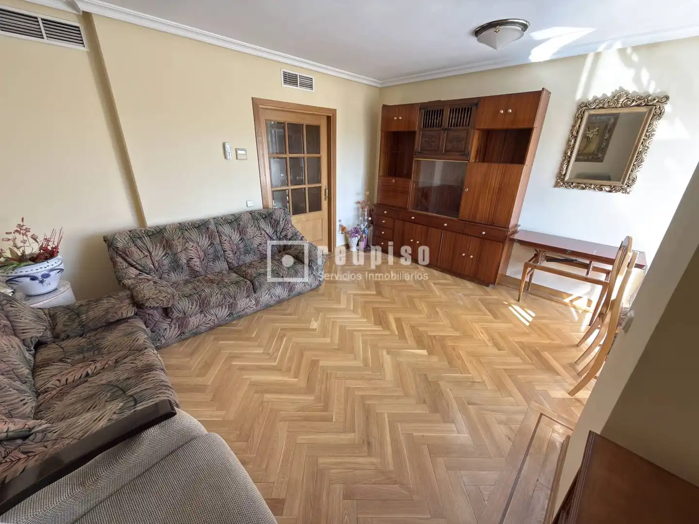 Sala d'estar de Pis en venda en Madrid amb Aire condicionat, Calefacció i Jardí privat