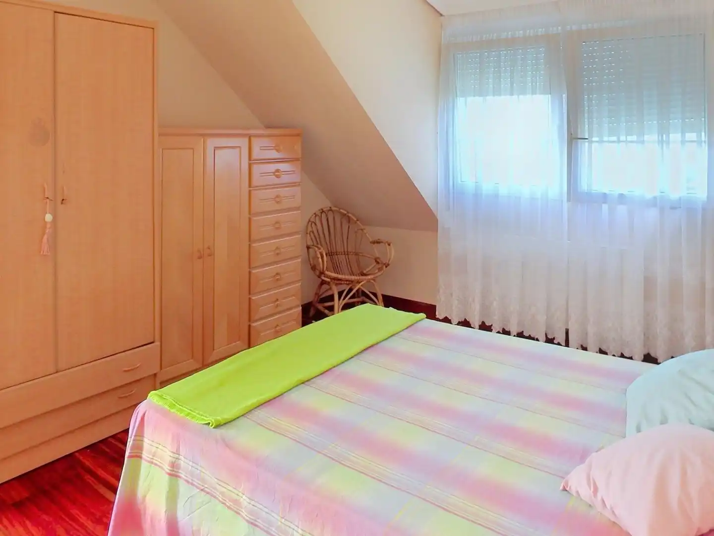 Habitación de Finca rústica en venta en Santander con Calefacción y Amueblado