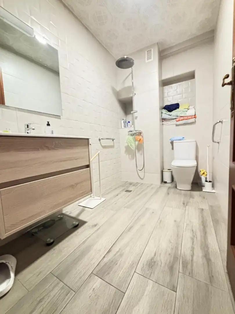 Baño de Piso de alquiler en Ciudad Real con Amueblado