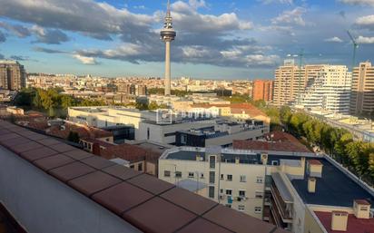 Exterior view of Attic to rent in  Madrid Capital  with Air Conditioner and Terrace