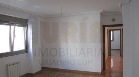 Photo 2 of Flat for sale in Plaza de Los Ferrocarriles Economicos de Asturias, Milán - Pumarín, Oviedo