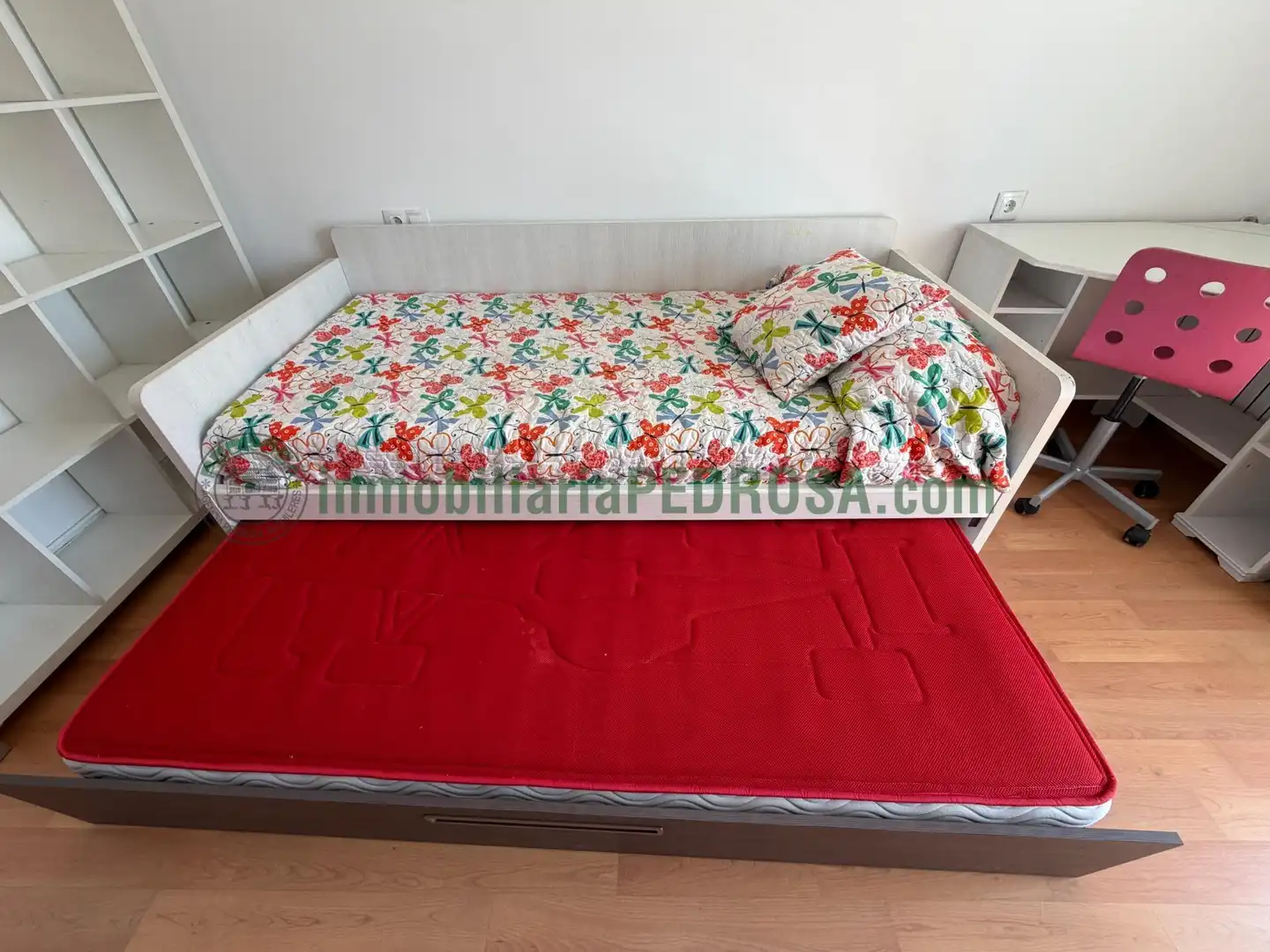 Habitación de Piso de alquiler en Pontevedra Capital  con Calefacción, Amueblado y Balcón