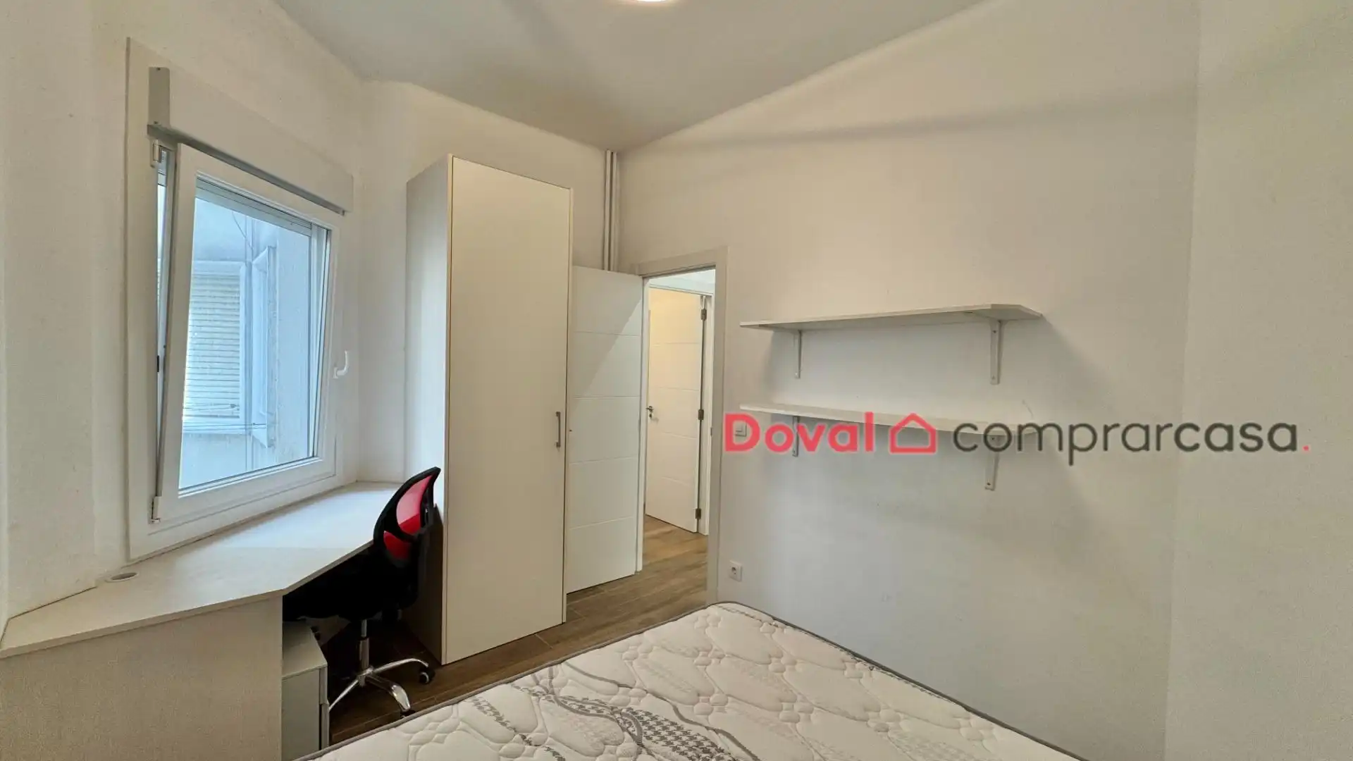 Habitación de Piso de alquiler en Vigo  con Calefacción y Amueblado