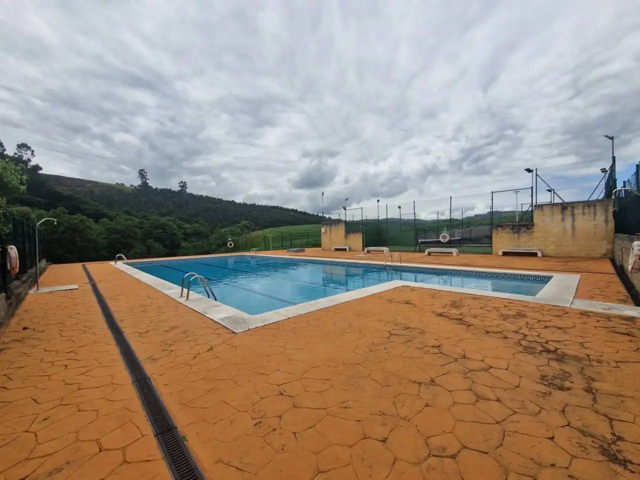 Piscina de Casa o chalet en venta en Meruelo con Calefacción, Jardín privado y Terraza