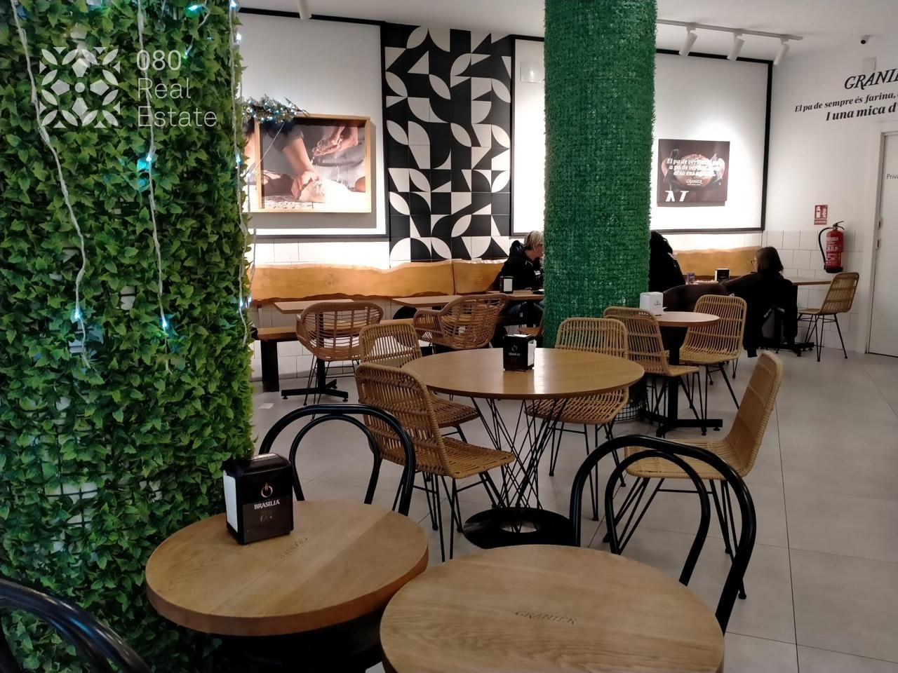 Local en traspaso en De Les Corts Catalanes, Dreta de l'Eixample, Eixample