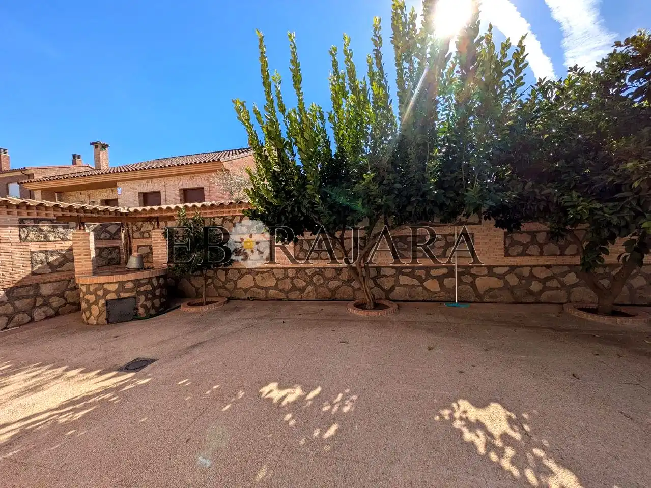 Vista exterior de Casa o xalet en venda en Talavera de la Reina amb Aire condicionat, Calefacció i Jardí privat