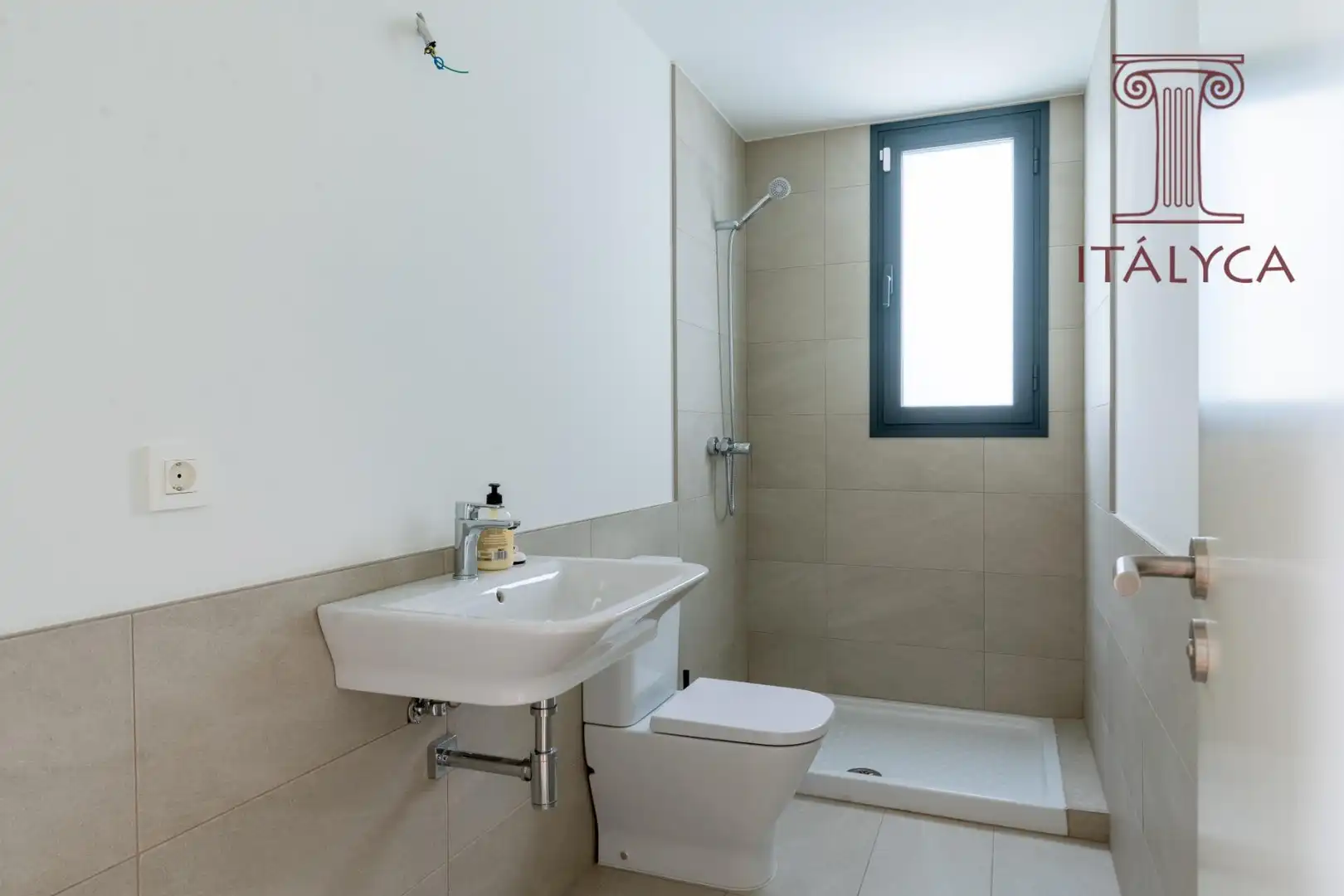 Bathroom of Detached homes for sale in Mairena del Aljarafe  with Heating, Private garden and Terrace