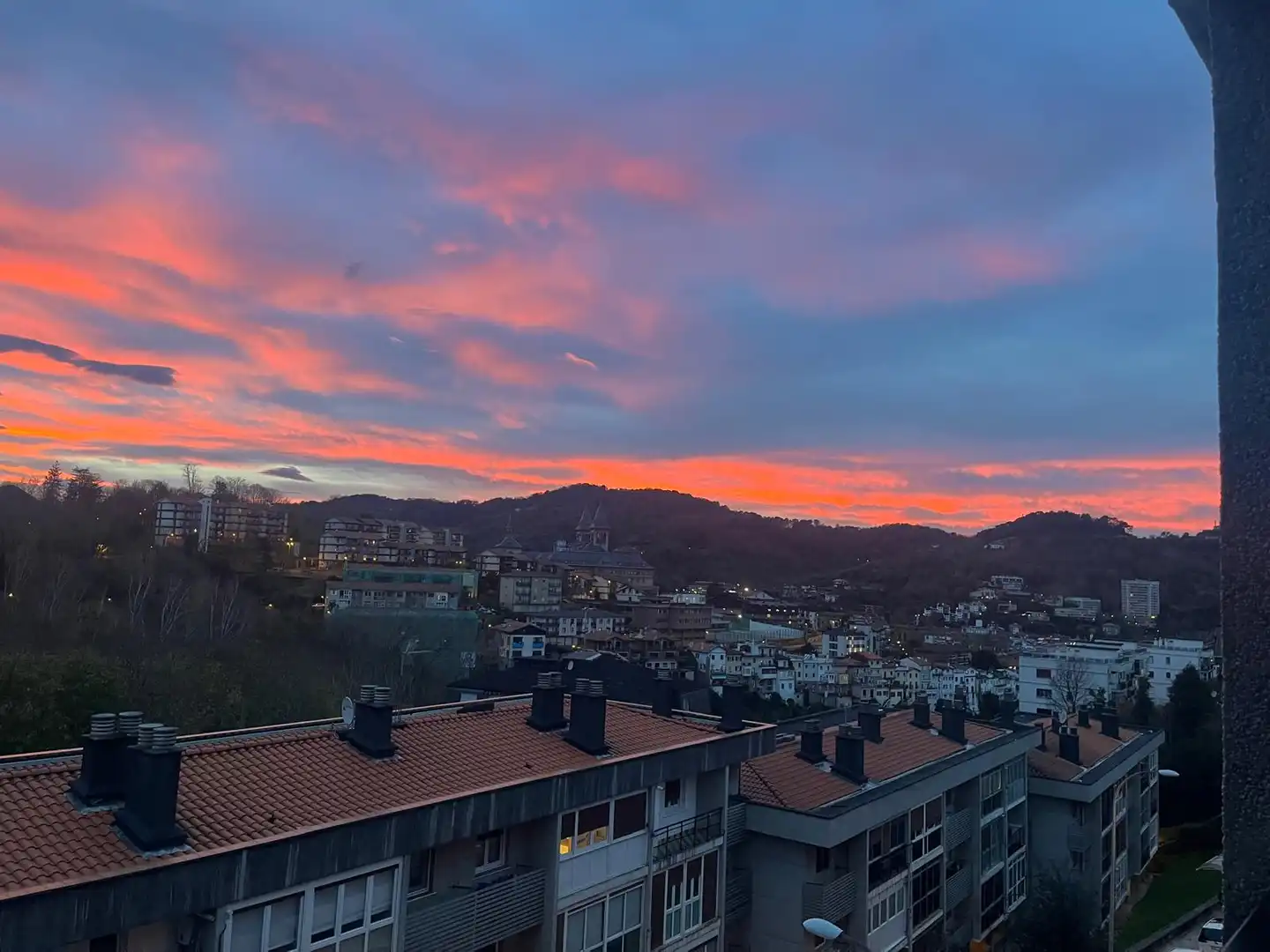 Vista exterior de Pis en venda en Donostia - San Sebastián  amb Calefacció, Terrassa i Moblat