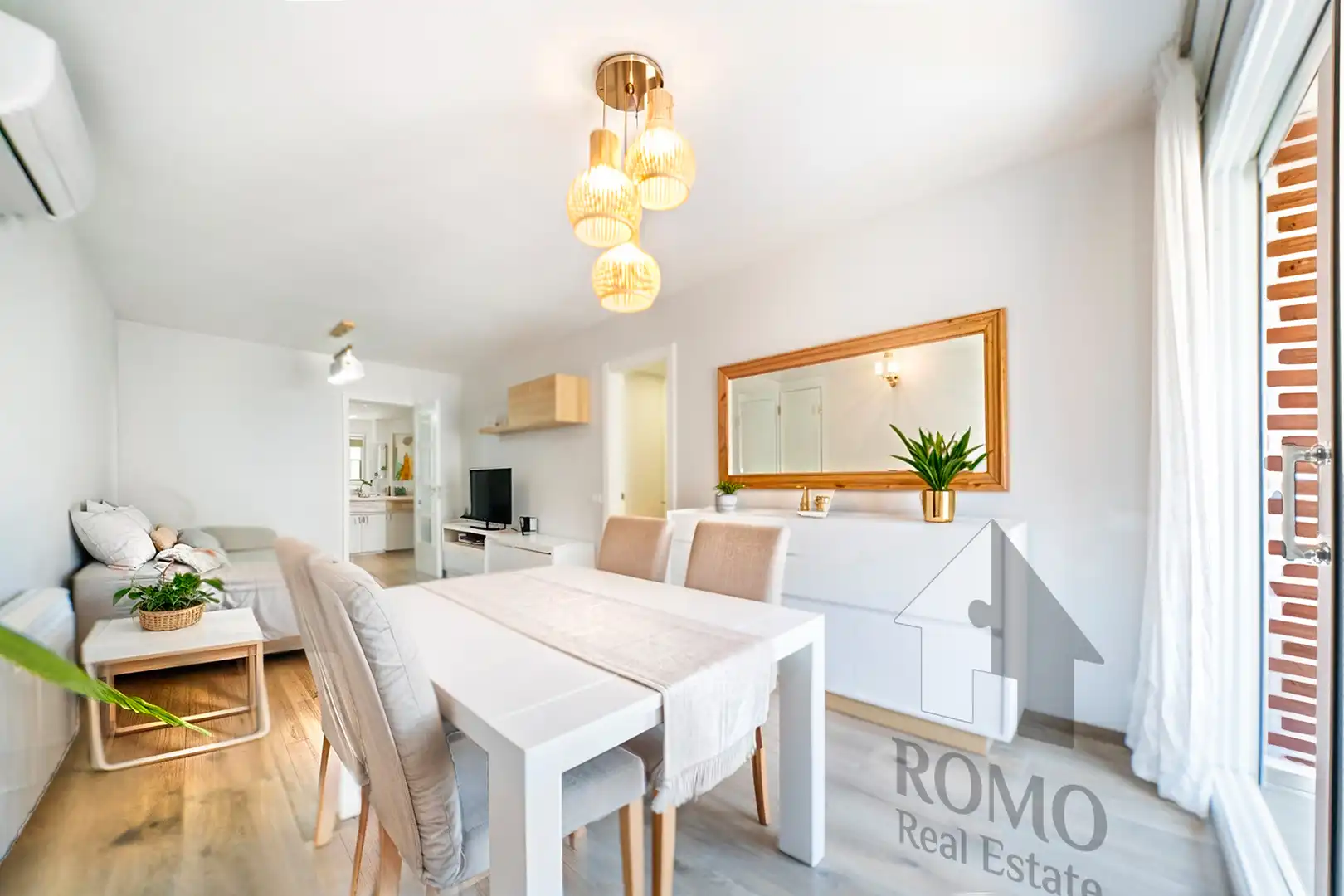 Comedor de Piso en venta en Santa Perpètua de Mogoda con Calefacción y Balcón