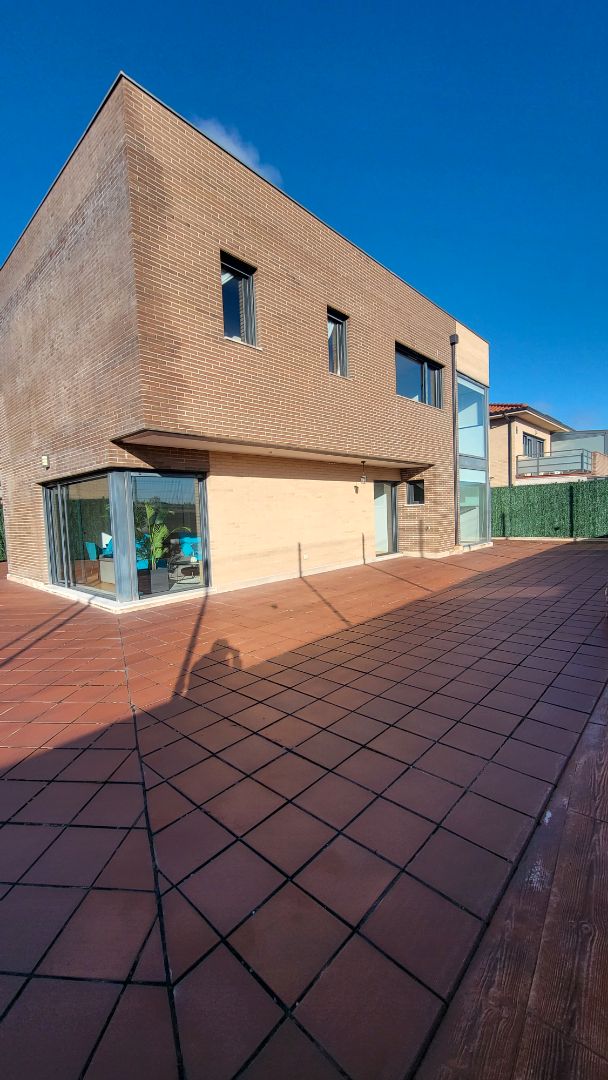 Terrace of House or chalet for sale in Burgos Capital  with Heating, Private garden and Parquet flooring