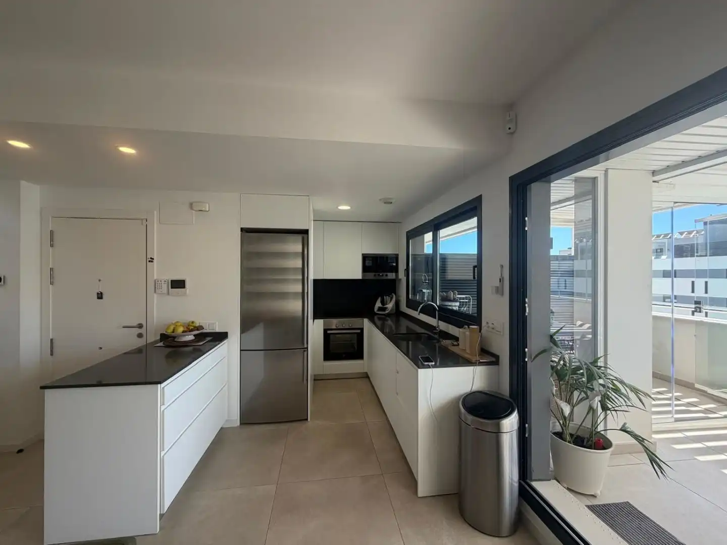 Küche von Dachboden zum Verkauf in Torremolinos mit Klimaanlage, Heizung und Terrasse