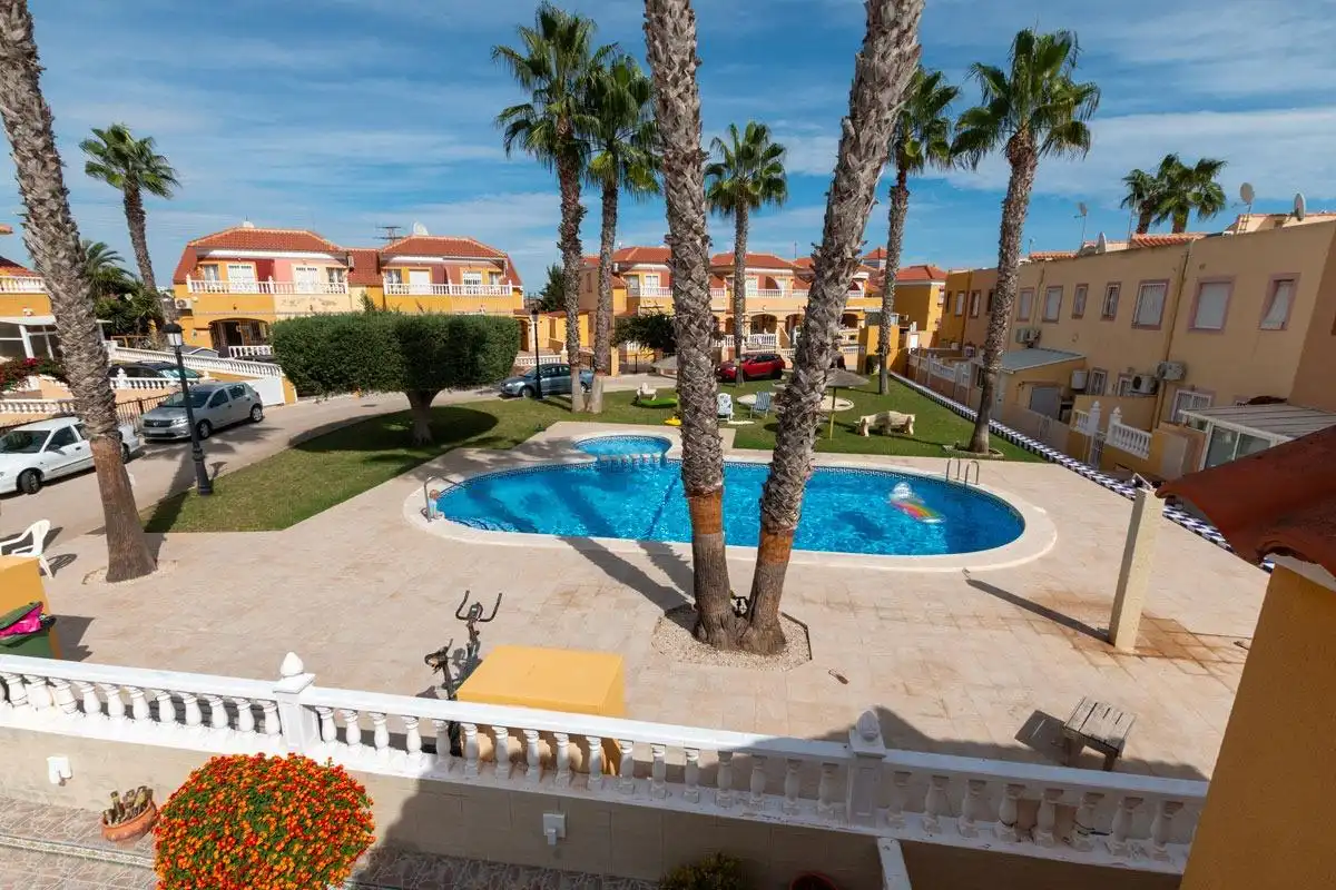 Jardí de Casa adosada en venda en Orihuela amb Jardí privat, Terrassa i Piscina comunitària