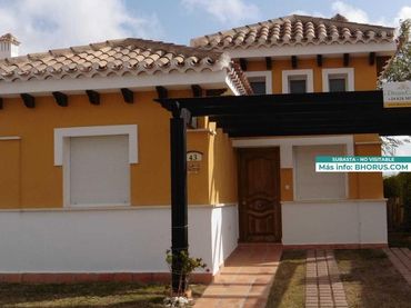 Casa con piscina en venta en CEDRO 43