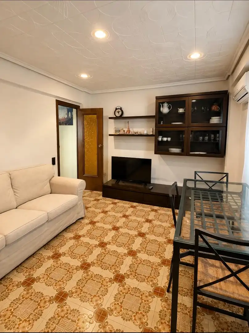 Flat for rent in Calle MARQUES DE MONTORTAL, Torrefiel