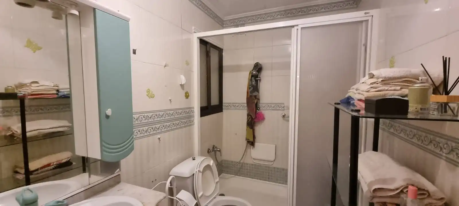 Bathroom of Flat for rent in Torrijos  with Air Conditioner and Furnished