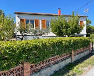 Vista exterior de Casa o xalet en venda en La Llacuna amb Calefacció, Jardí privat i Terrassa