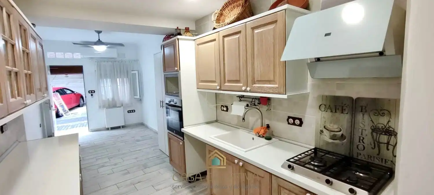 Detached house for sale in Calle Calle Salvador Nalda, imagen 2