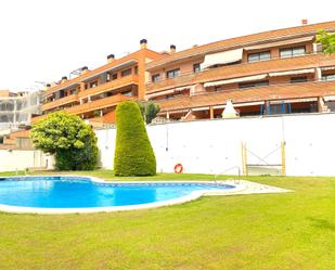 Swimming pool of Flat for sale in Cubelles  with Air Conditioner, Heating and Terrace
