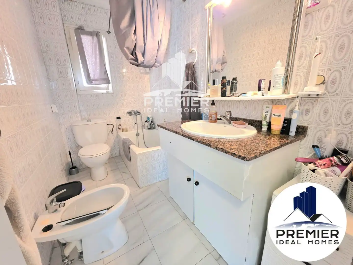 Bathroom of Flat for sale in Petrer  with Air Conditioner, Heating and Terrace