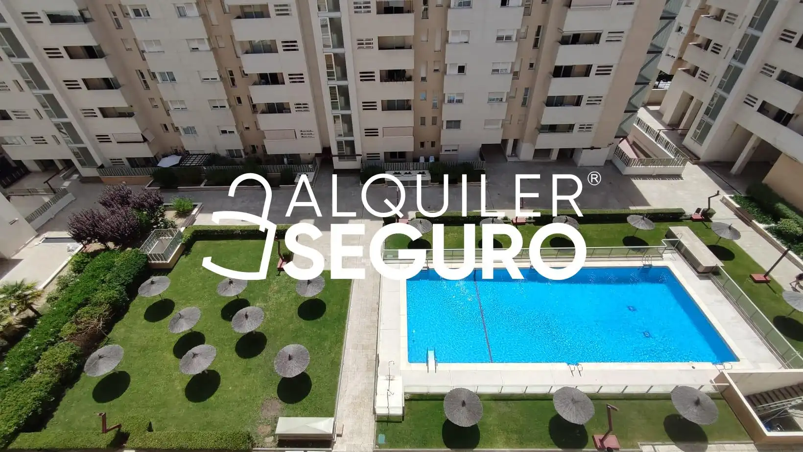 Swimming pool of Flat for rent in Madrid  with Air Conditioner, Heating and Terrace