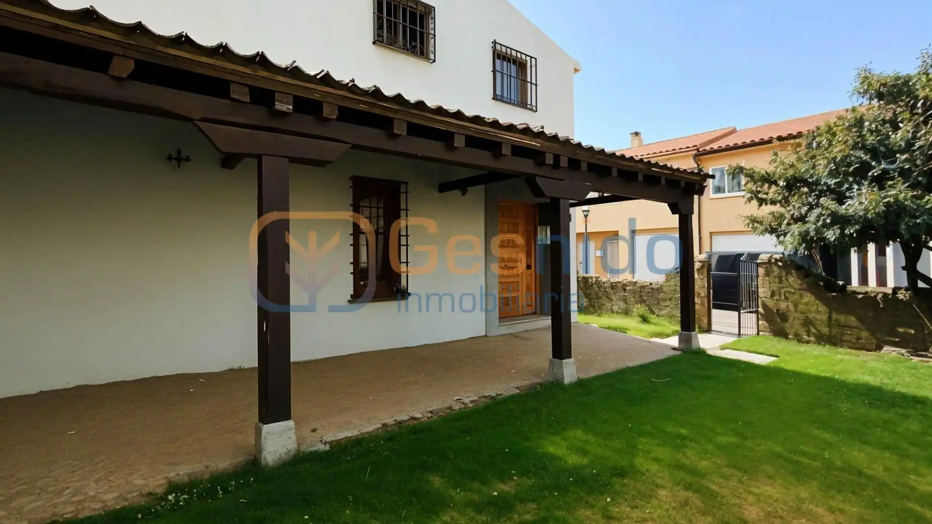 Vista exterior de Casa o chalet en venta en Torrecaballeros con Jardín privado y Trastero