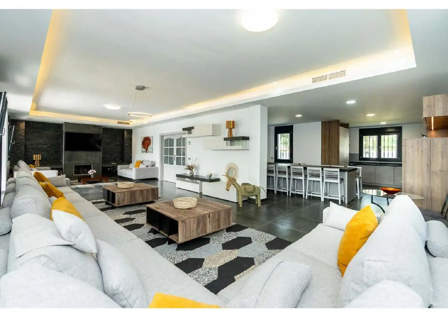 Chalet con piscina en alquiler en Nueva Andalucía, imagen 3