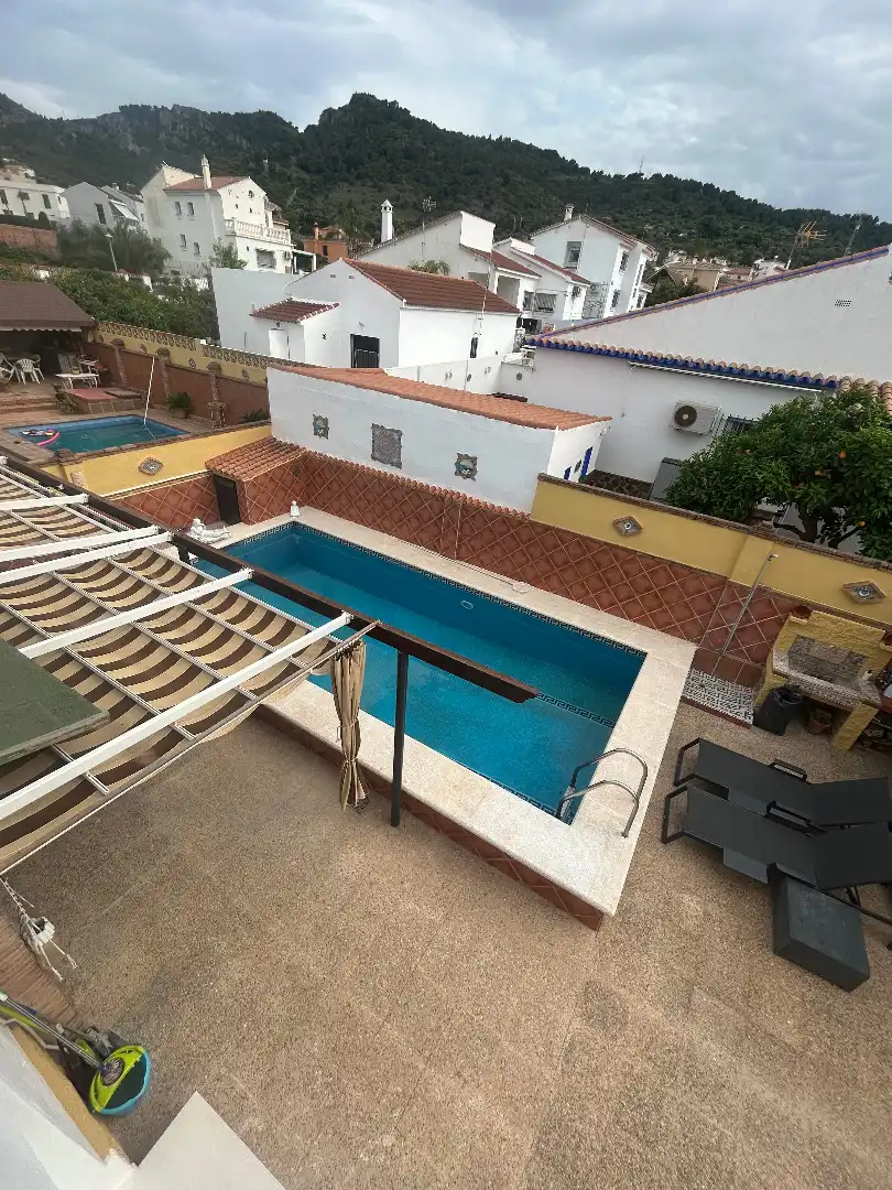 Piscina de Casa o xalet en venda en Alhaurín de la Torre amb Aire condicionat, Jardí privat i Terrassa