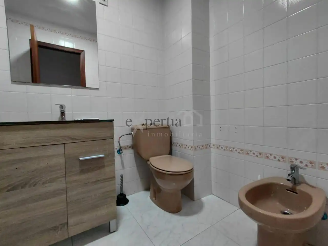 Baño de Piso en venta en Boiro con Calefacción, Terraza y Trastero