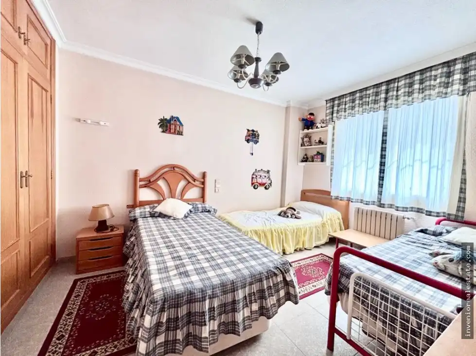 Dormitori de Casa o xalet en venda en Benicasim / Benicàssim amb Terrassa i Piscina