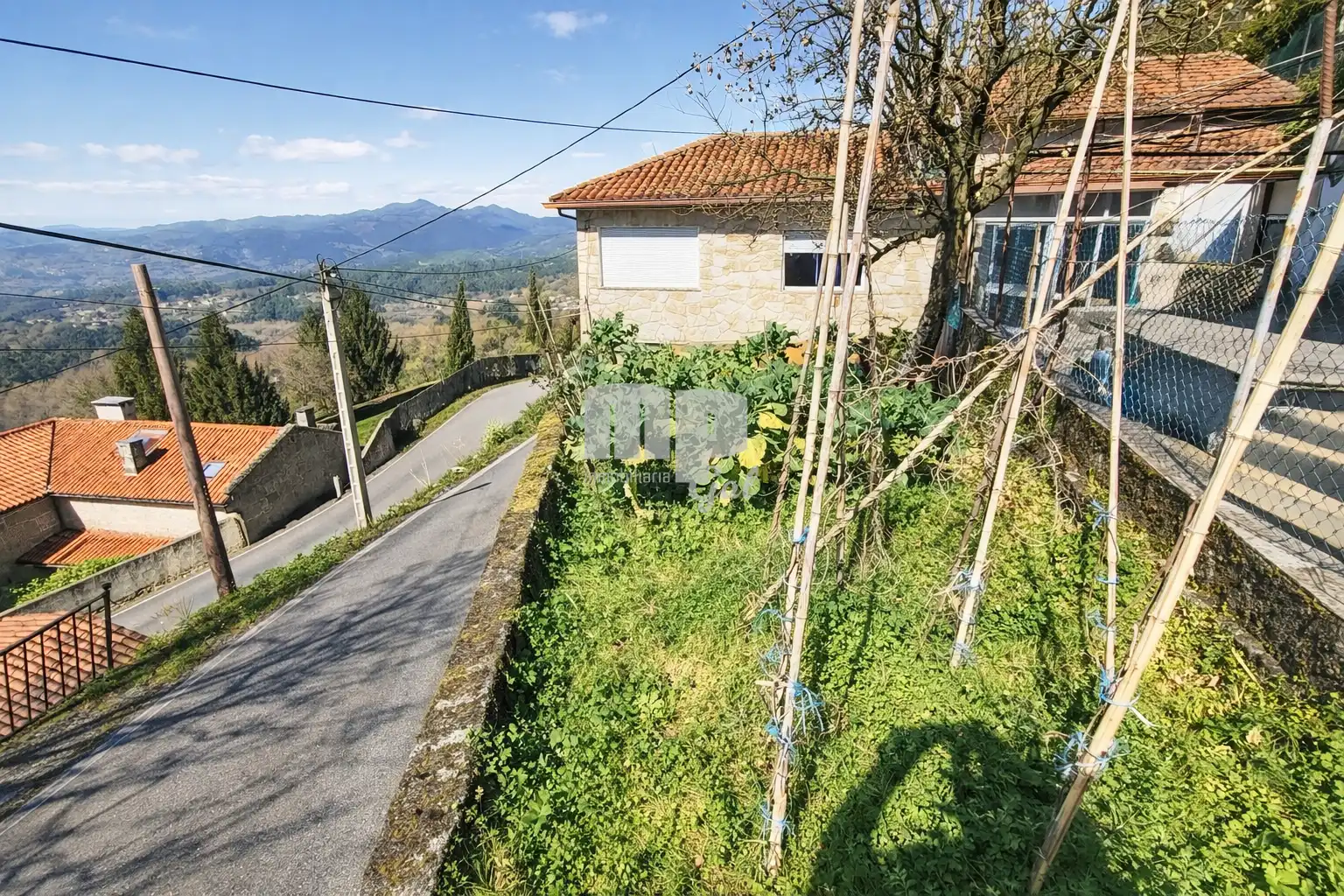 Vista exterior de Casa adosada en venta en Covelo con Jardín privado, Terraza y Trastero