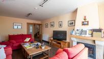 Sala d'estar de Casa o xalet en venda en Vega de Liébana amb Calefacció, Jardí privat i Terrassa