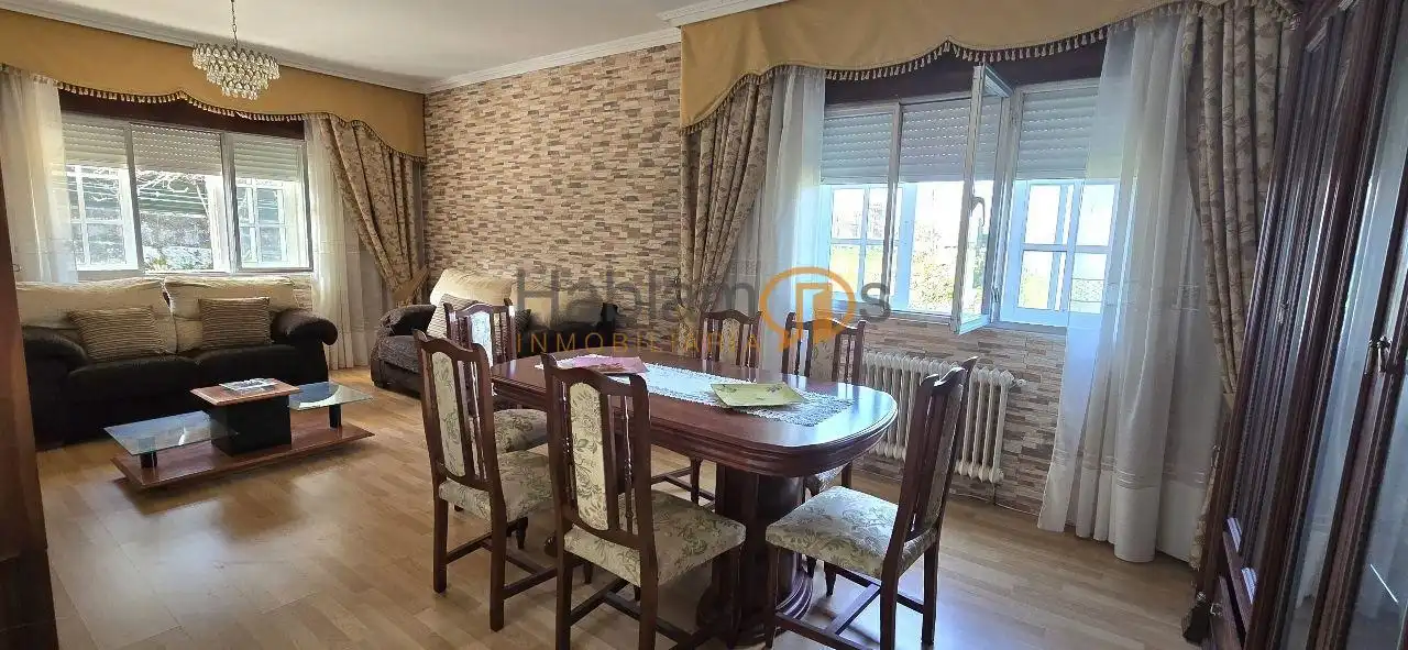 Comedor de Casa o chalet en venta en Vilagarcía de Arousa con Calefacción, Jardín privado y Terraza
