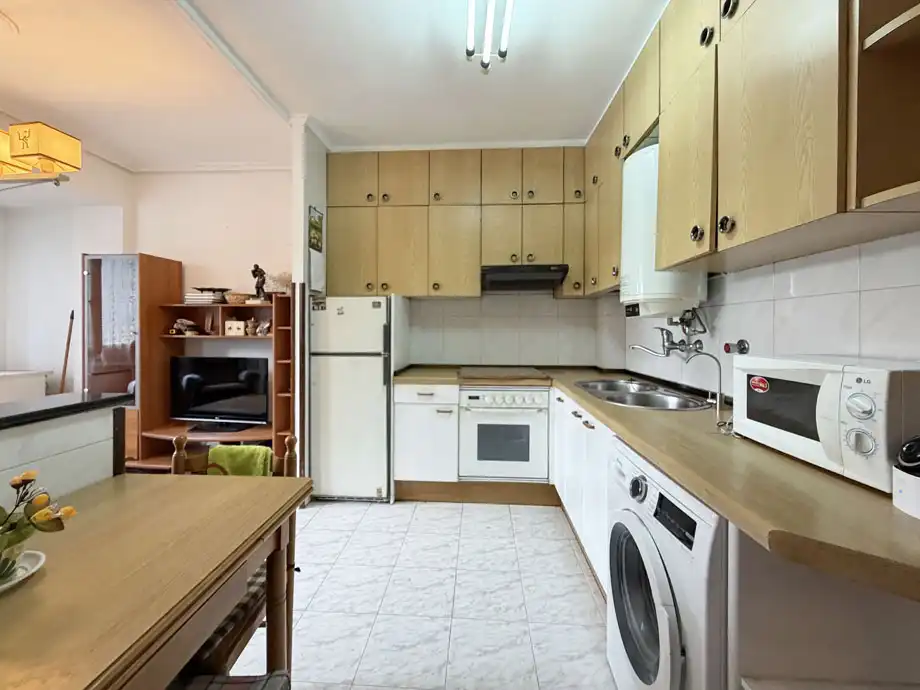 Küche von Wohnung zum Verkauf in Vitoria - Gasteiz mit Heizung, Parkett und Terrasse