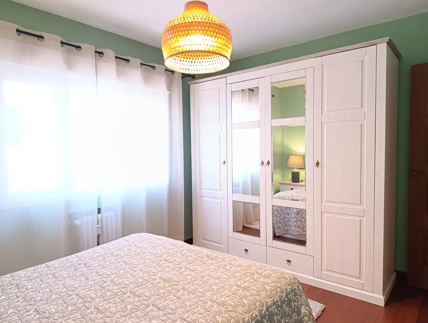 Habitación de Piso de alquiler en Oviedo  con Calefacción y Trastero