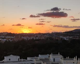 Vista exterior de Estudi de lloguer en Benalmádena amb Aire condicionat, Piscina i Rentadora