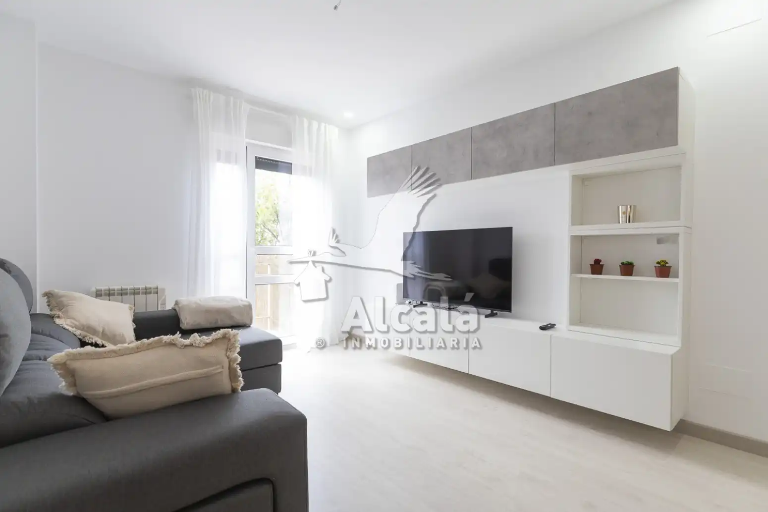 Sala de estar de Piso en venta en Alcalá de Henares con Aire acondicionado, Calefacción y Jardín privado