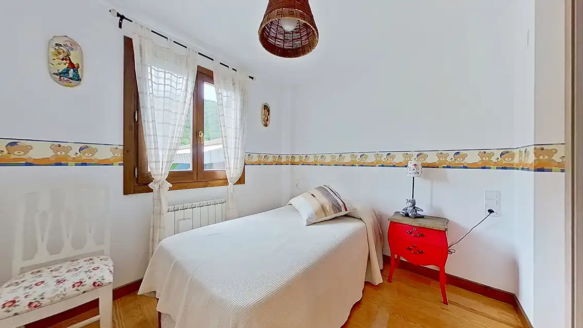 Dormitori de Casa adosada en venda en Isaba / Izaba amb Calefacció, Moblat i Balcó