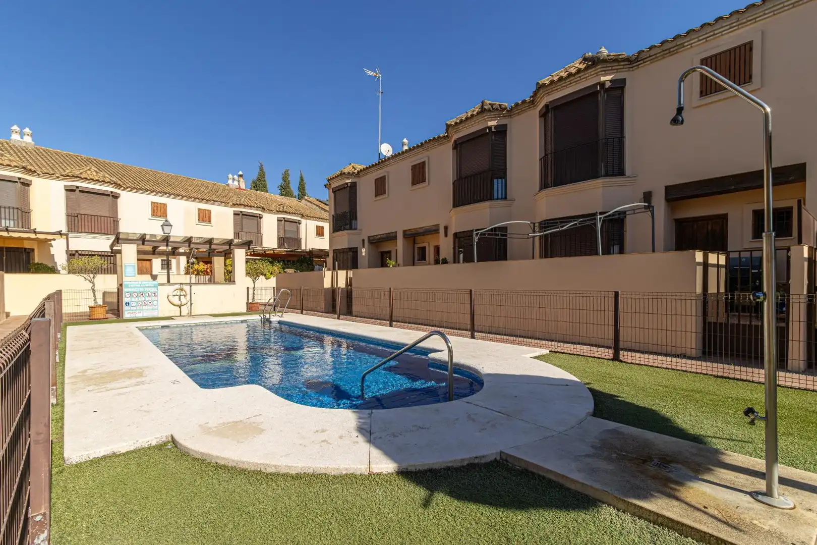 Adosado con piscina en venta en El Retiro - Parque Atlántico - Ronda este