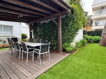 Maison mitoyenne avec balcon à vendre à Calle NTRA SRA FANALS
