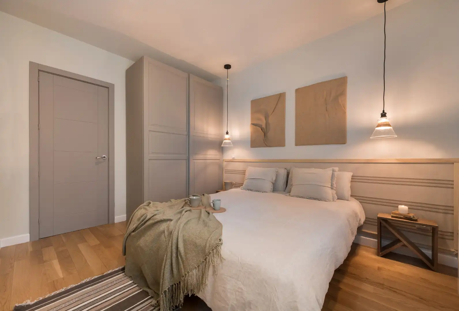 Dormitori de Apartament de lloguer en Madrid amb Aire condicionat, Calefacció i Moblat