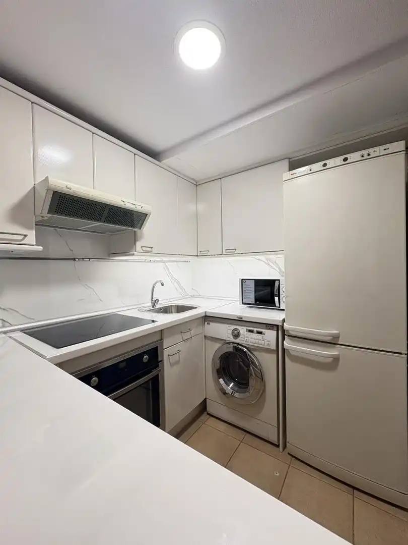 Küche von Wohnung zur Miete in Madrid mit Klimaanlage, Heizung und Parkett
